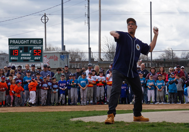 Kevin Hayden pitches